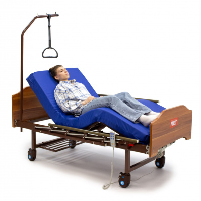 Медицинская кровать MET DELTA-7 WOOD