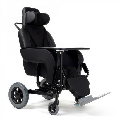 Кресло-коляска инвалидная повышенной комфортности Vermeiren Coraille E (со столом)