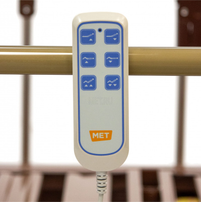 Медицинская кровать MET DELTA-7 WOOD